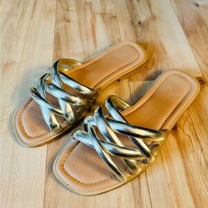 Target Universal Threads slide sandal in champagne Women’s size 8